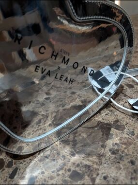 Richmond Silver Reflective Heart Accent Accessory